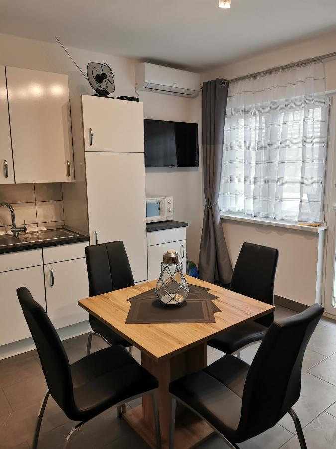 Apartments Penko 로브란 외부 사진